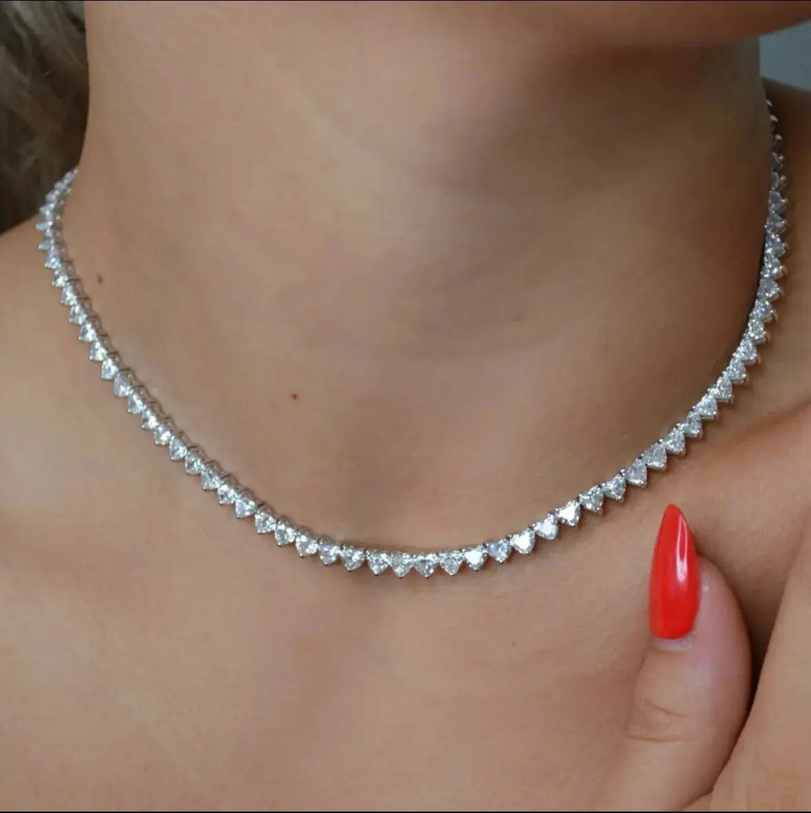 Genevi Elegant Statement Necklace – Luxury Design for Every Occasion